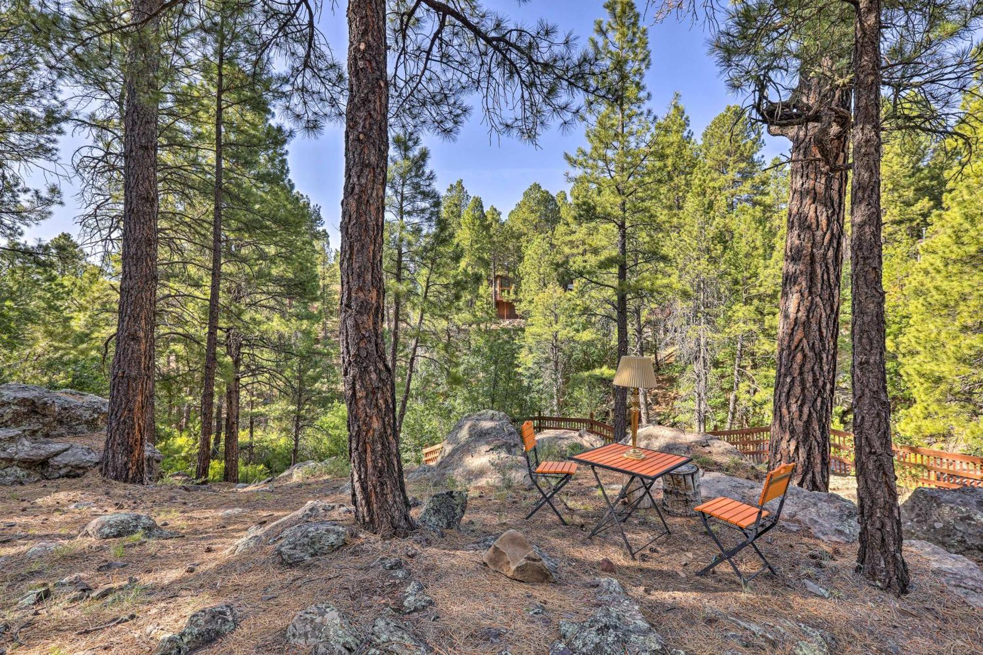 Woodsy Flagstaff Hideaway With Deck And Sunroom! Mountainaire Buitenkant foto